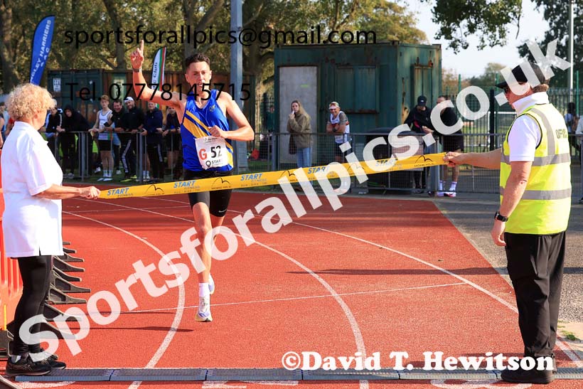 Mens 6 Stage Relay, 2024 Northern Mens 6 and Womens 4 and Youngsters Relays, Stanley Park, Blackpool.  Photo: David T. Hewitson/Sports for All Pics